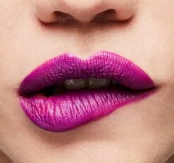 MAC Cosmetics Matte Lipstick Heroine 3 Gr -Mode Cosmetica Lipmake-Upwinkel 1200x1125 6