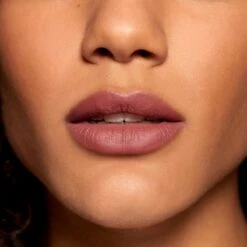 L’Oréal Paris Color Riche Free The Nudes Lipstick - Nude Matte - 06 No Hesitation - Bruin - 3,9 Gr -Mode Cosmetica Lipmake-Upwinkel 1200x1200 125