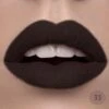 VELVET MATTE LIPSTICK 33 ZWART -Mode Cosmetica Lipmake-Upwinkel 1200x1200 249