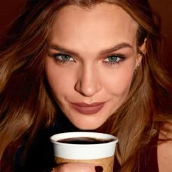 Maybelline SuperStay Matte Ink Lipstick Coffee Collection Limited Edition - 270 Cocoa Connoisseur - Bruine Lippenstift - 5 Ml -Mode Cosmetica Lipmake-Upwinkel 1200x1200 699