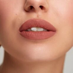 OK Beauty Long-Wear Waterproof Creamy Soft Lip Liner Pencil In Trendy Colors (FOXY) -Mode Cosmetica Lipmake-Upwinkel 1200x1200 814