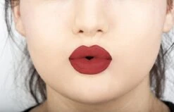 NYX Professional Makeup Soft Matte Lip Cream - Amsterdam SMLC01 - Lippenstift -Mode Cosmetica Lipmake-Upwinkel 1200x771