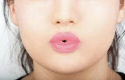 NYX Professional Makeup Soft Matte Lip Cream - Tokyo SMLC03 - Liquid Lippenstift - 8 Ml -Mode Cosmetica Lipmake-Upwinkel 1200x772 1