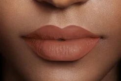 L’Oréal Paris Les Chocolates Ultra Matte Liquid Lippenstift - 862 Volupto Choco -Mode Cosmetica Lipmake-Upwinkel 1200x800 10