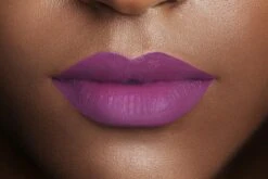 L'Oréal Paris Rouge Signature Lippenstift - 104 I Rebel - Paars - Matte Vloeibare Lipstick -Mode Cosmetica Lipmake-Upwinkel 1200x800 24