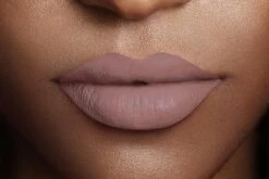 L'Oréal Paris Les Chocolates Ultra Matte Liquid Lippenstift - 852 Box Of Chocolates -Mode Cosmetica Lipmake-Upwinkel 1200x800 5