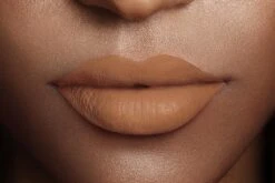 L’Oréal Paris Les Chocolats Ultra Matte Liquid Lippenstift - 860 Ginger Bomb -Mode Cosmetica Lipmake-Upwinkel 1200x800 8