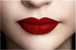 L'Oréal Paris Les Chocolates Ultra Matte Liquid Lippenstift - 864 Tasty Ruby -Mode Cosmetica Lipmake-Upwinkel 1200x801 1