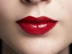 L'Oréal Paris Color Riche Shine Lippenstift - 352 BeautyGuru -Mode Cosmetica Lipmake-Upwinkel 1200x900 1