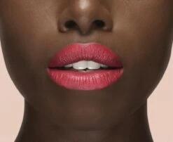 L'Oréal Paris X Isabel Marant Lippenstift - Limited Edition - 05 Pigalle Western - Rood -Mode Cosmetica Lipmake-Upwinkel 1200x983 1