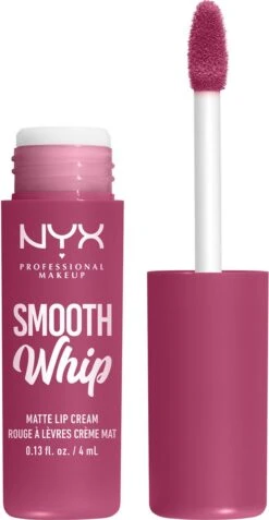 NYX Professional Makeup - Smooth Whip Matte Lip Cream Onesie Funsie - Vloeibare Lippenstift - 4ML 16 NYX Professional Makeup - Smooth Whip Matte Lip Cream Onesie Funsie - Vloeibare Lippenstift - 4ML -Mode Cosmetica Lipmake-Upwinkel 621x1200 3