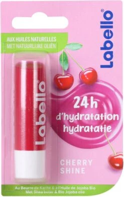 Labello Cherry Shine - Lippenbalsem -Mode Cosmetica Lipmake-Upwinkel 754x1200 4