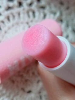 NIVEA Lipscrub & Lipverzorging In 1 Stick 4,8g - Super Zachte Lippen Met Wilde Roos En Vitamine E -Mode Cosmetica Lipmake-Upwinkel 900x1200 11