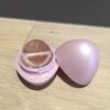 Eos Lip Balm Crystal "Hibiscus Peach" -Mode Cosmetica Lipmake-Upwinkel 900x1200 8