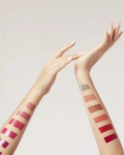 L'Oréal Paris Color Riche Shine Lippenstift - 352 BeautyGuru -Mode Cosmetica Lipmake-Upwinkel 960x1200 7