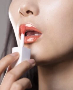 L’Oréal Paris Spa Lip Olie - 01 Jelly Peach -Mode Cosmetica Lipmake-Upwinkel 975x1200 1